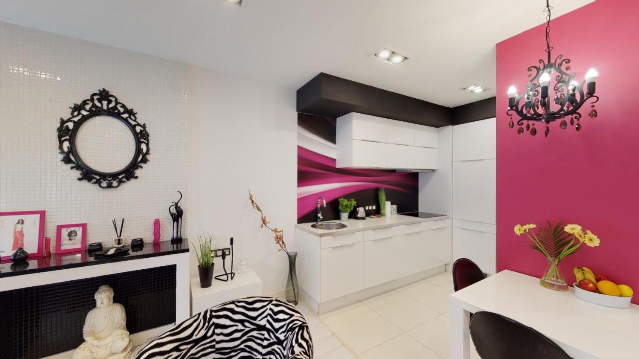 Pink Apartment Rydygiera 2A Tectum Apartments Wroclaw Exterior photo